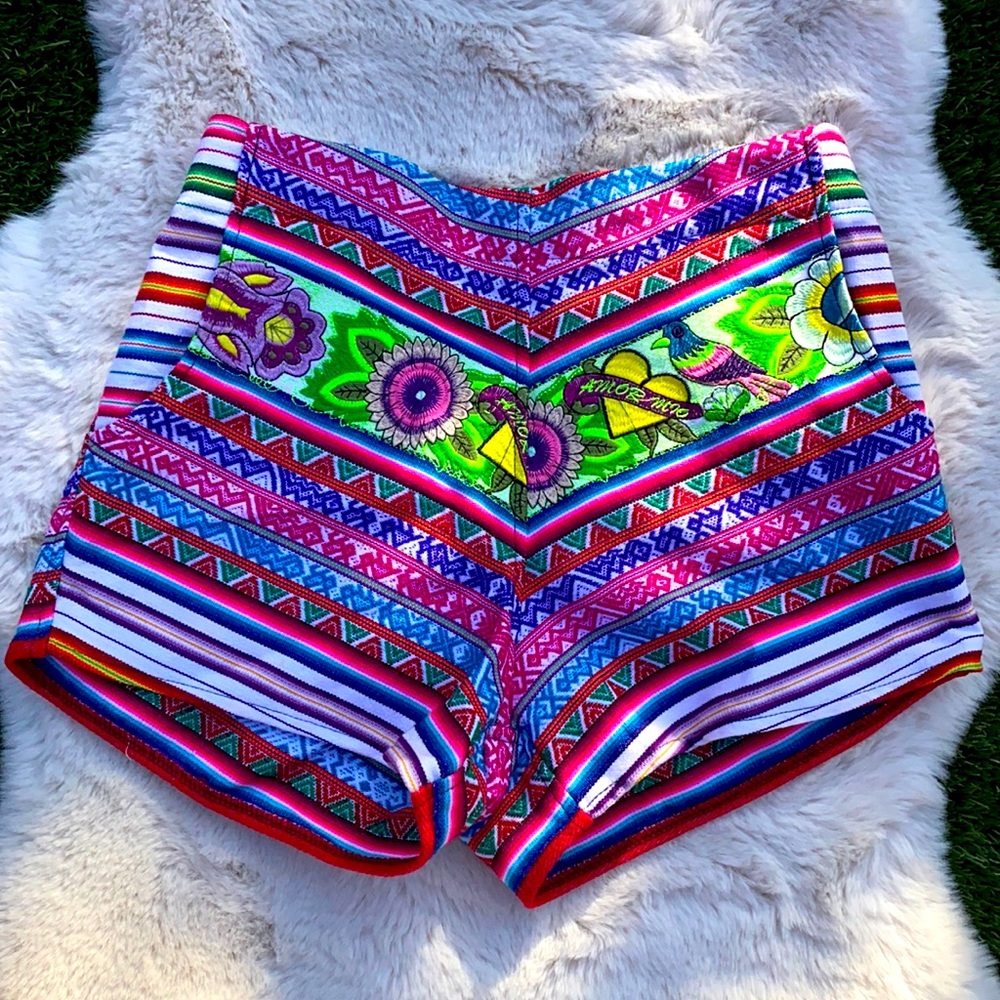 Pamela V “Amor Mío” High Waist Shorts
